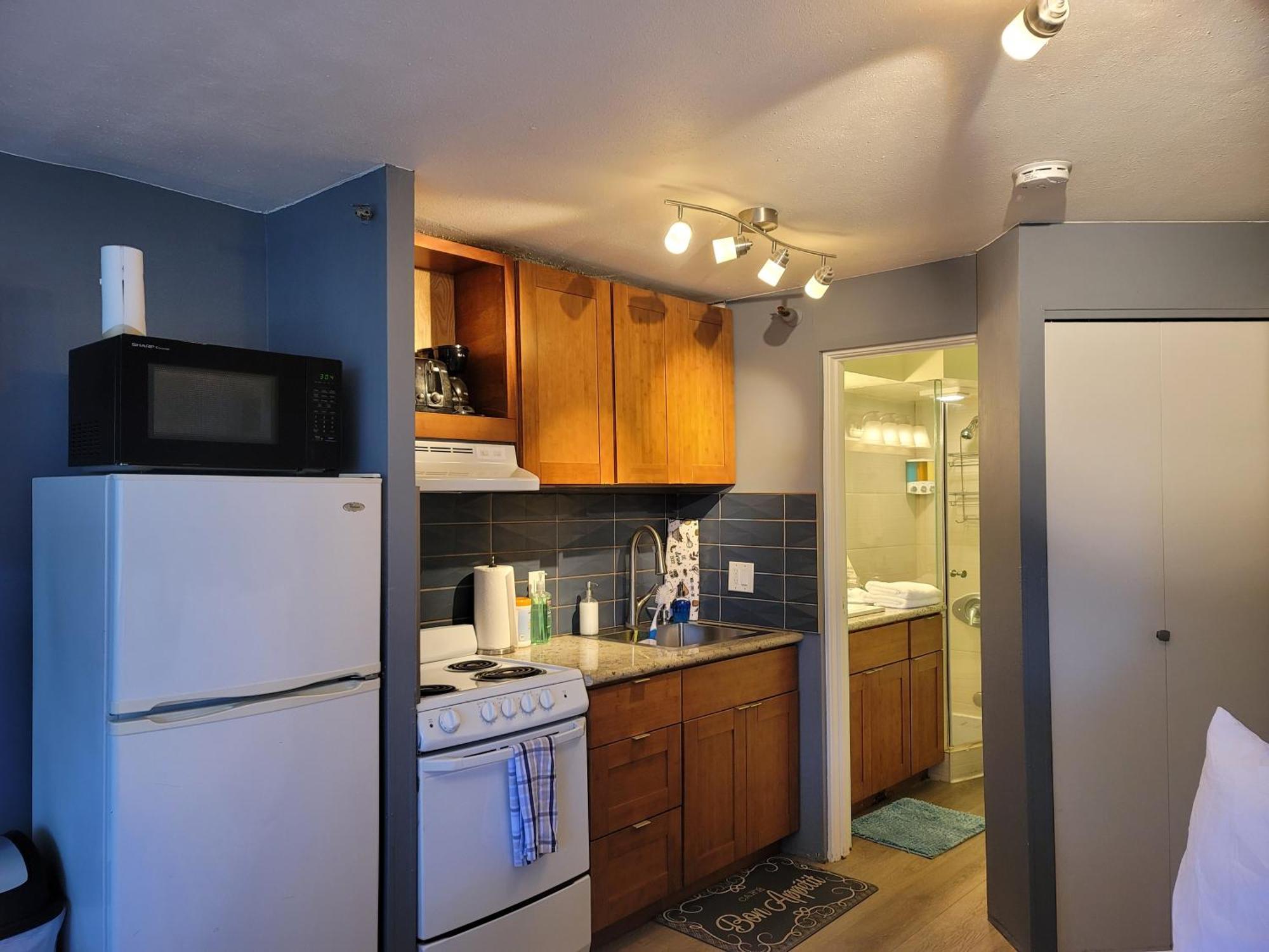 Waikiki Studio Steps To Beach-Mall Free Parking-Wifi ホノルル 部屋 写真
