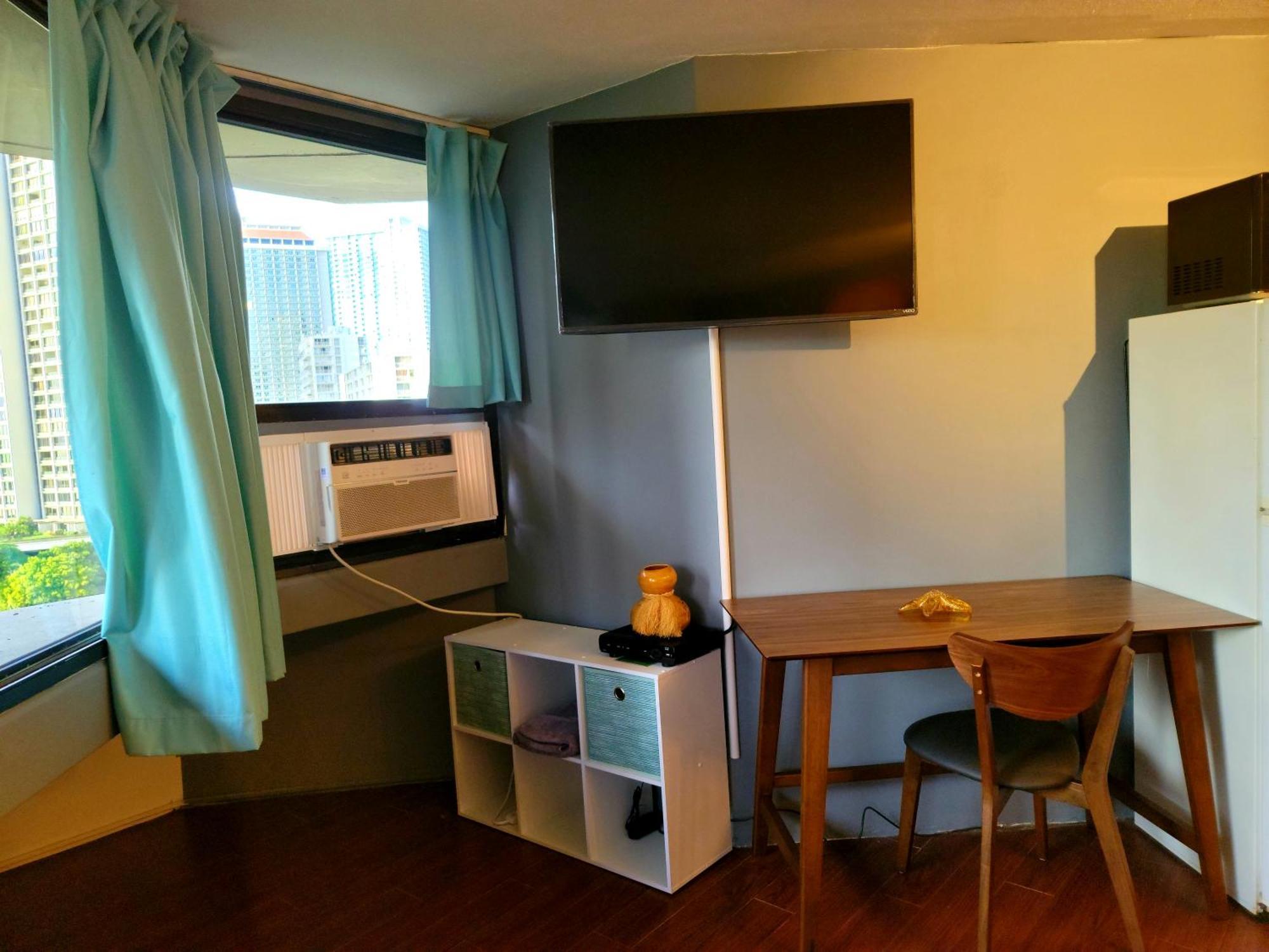 Waikiki Studio Steps To Beach-Mall Free Parking-Wifi ホノルル 部屋 写真
